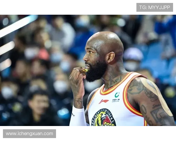 [CBA]琼斯突进高抛 毕格柏起飞单手空接.